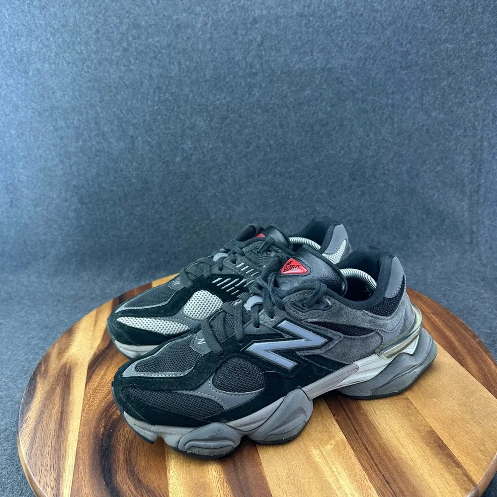 New Balance 9060 U9060BLK Mens Size 7 Black Gray Suede Running Shoes